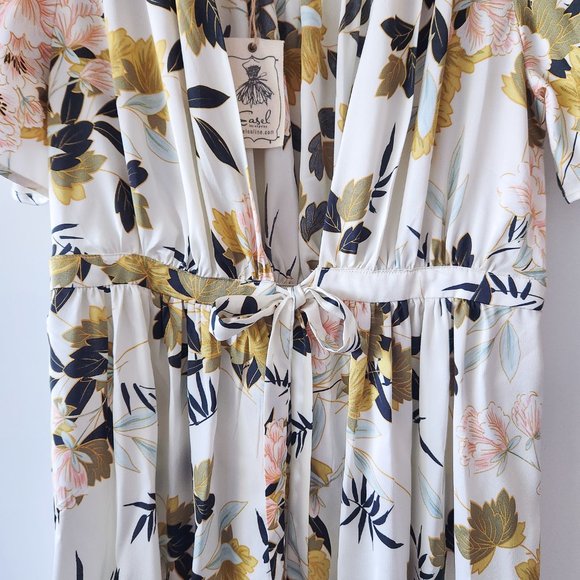 Easel Boutique Silky Satin Floral Peony Maxi Length House Robe Size M NWOT - Picture 9 of 16